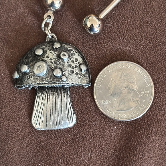 Vintage Pewter Mushroom keyring - Picture 4 of 4